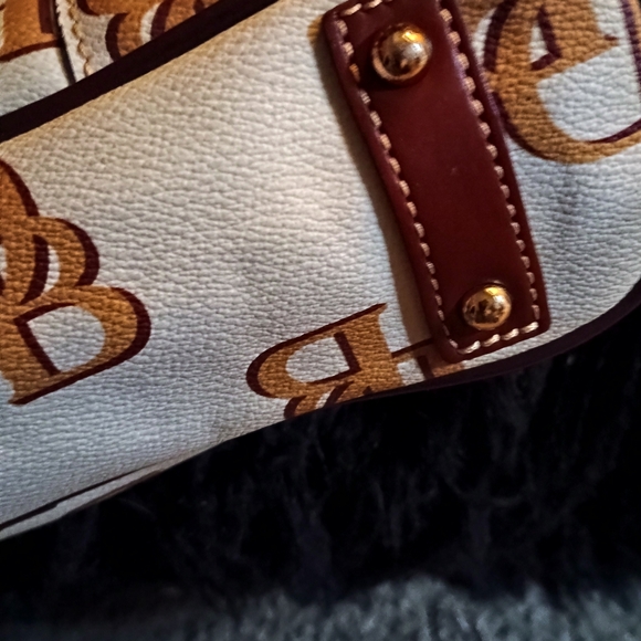 Dooney & Bourke White and Brown Tote Bag - Picture 4 of 6